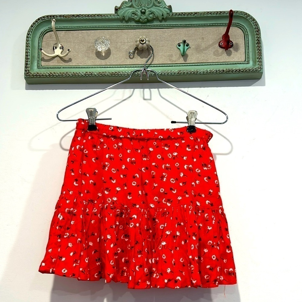 Forever 21 red mini floral print tier flowing mini skirt size small women’s